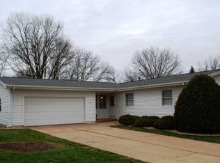 143 Leroy St NW, Cedar Rapids, IA 52405