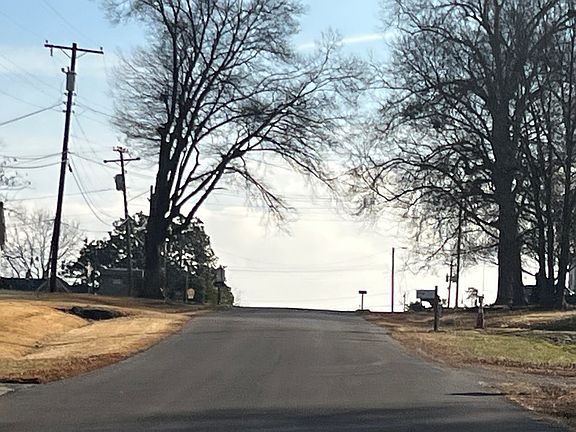 4th image of 608 E Lee Ave