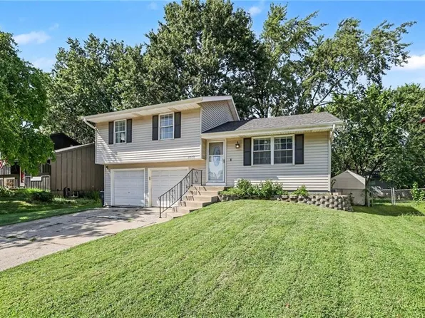 2018 E Mohawk Ct, Olathe, KS 66062