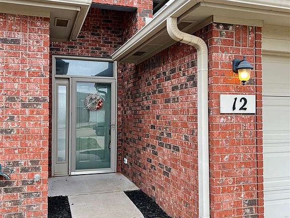 2nd image of 12 W Windsor Cir