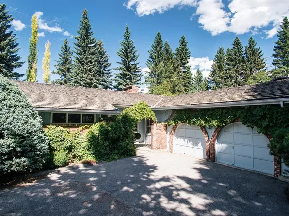 6720 S Leaside Dr SW, Calgary, AB T3E 6H5