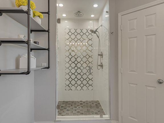 2nd image of 3444 Briargrove Ln #3444
