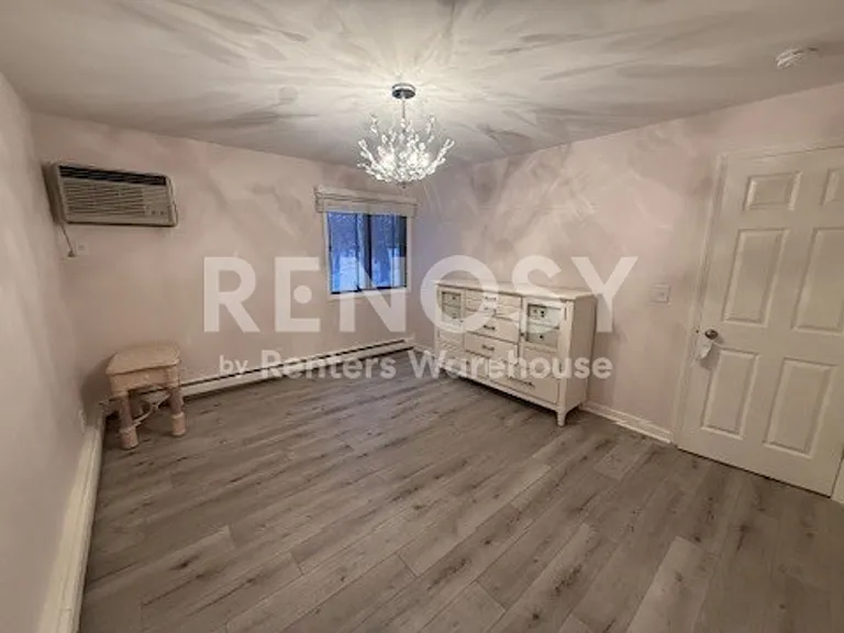 5607 Green Circle Dr #200 — Photo 7
