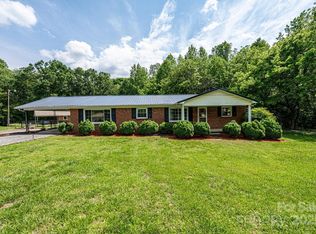 1094/1092 Curve View Rd, Lincolnton, NC 28092