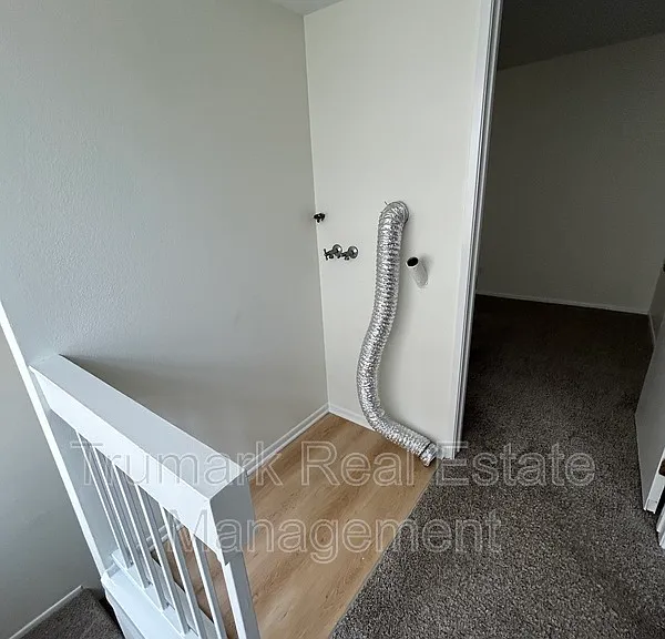 416 W Milford St #C — Photo 9