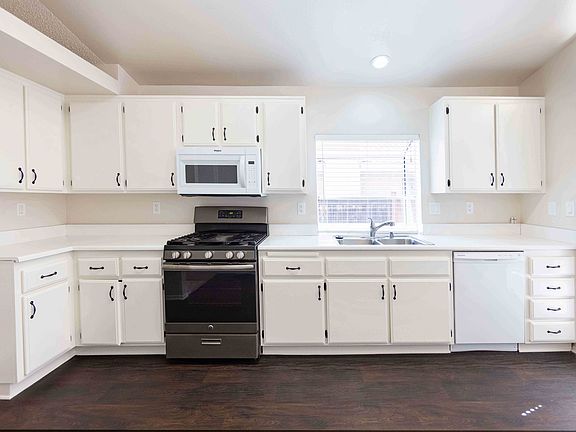 4th image of 27429 Prominence Rd