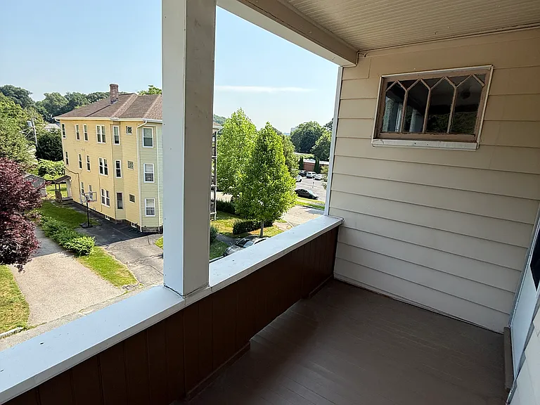 Courtland St — Photo 14