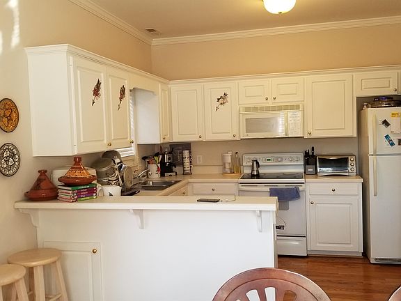 4th image of 216 Cotton Creek Dr