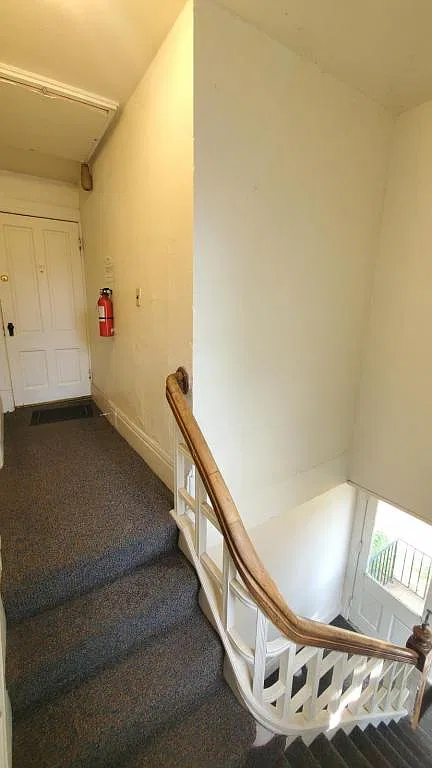 1136 Vine St — Photo 3