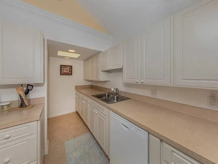 1585 Tarpon Center Dr #34 — Photo 9