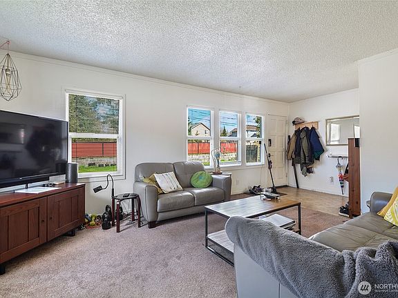 3rd image of 14807 50th Avenue W