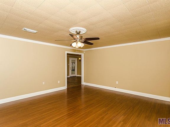 3rd image of 20903 Illinois St