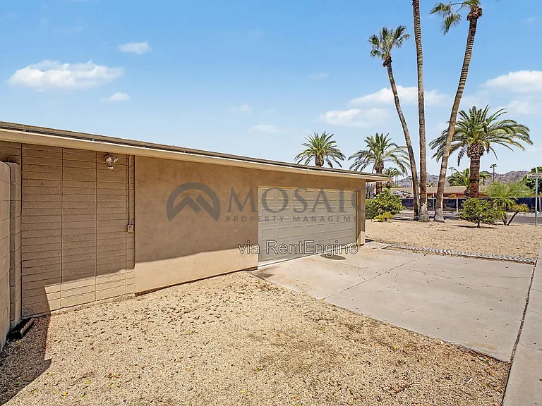 3333 E Medlock Dr — Photo 7