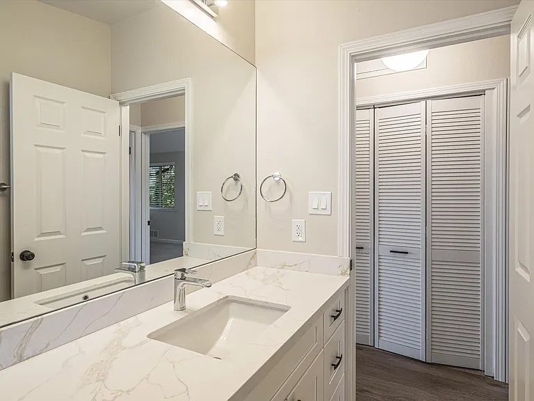 109 Cleland Ave — Photo 8
