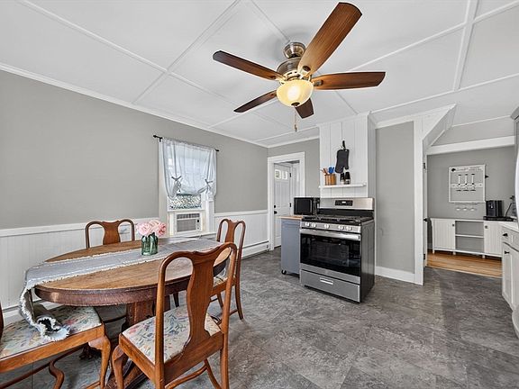 5th image of 28 Smiths Ln