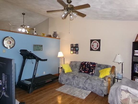 5th image of 3919 E Milwaukee St