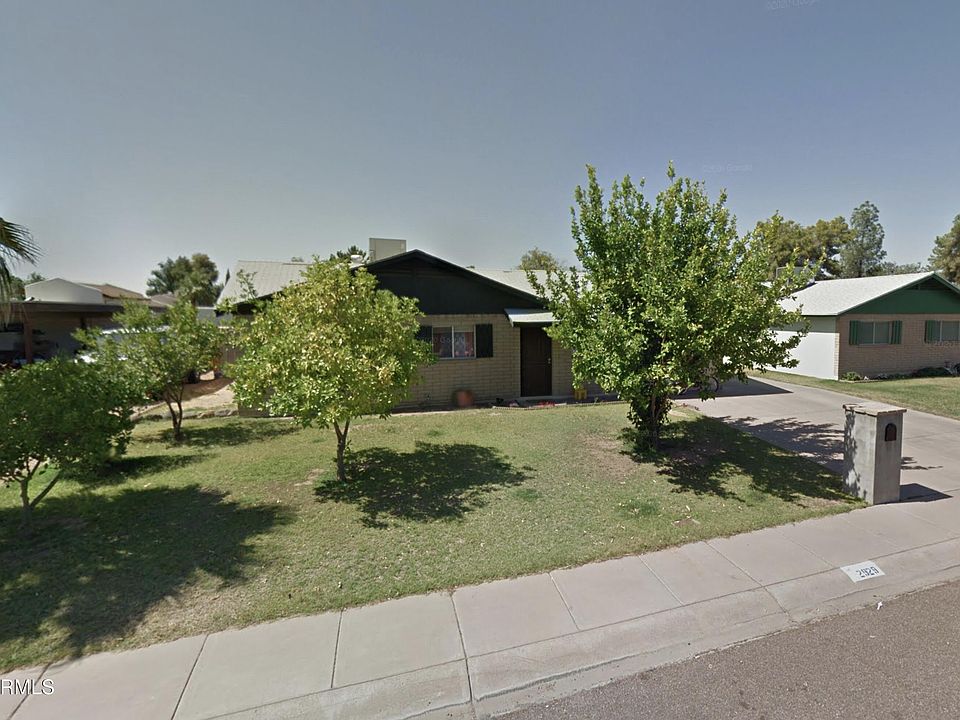 2nd image of 2929 W SUNNYSIDE Drive