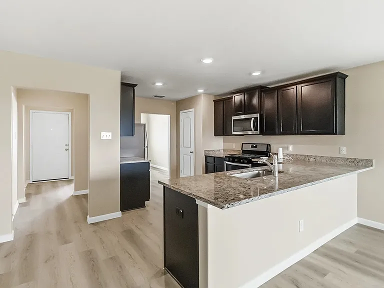 15027 Harbor Lndg — Photo 10