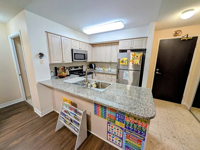 51 Lower Simcoe St #815 — Photo 2