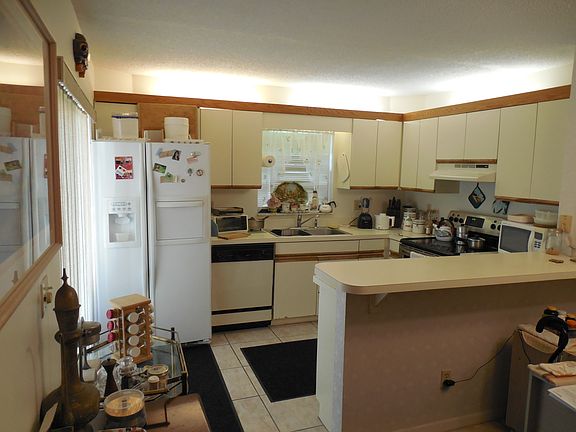 4th image of 1458 N Lawnwood Cir APT 26A