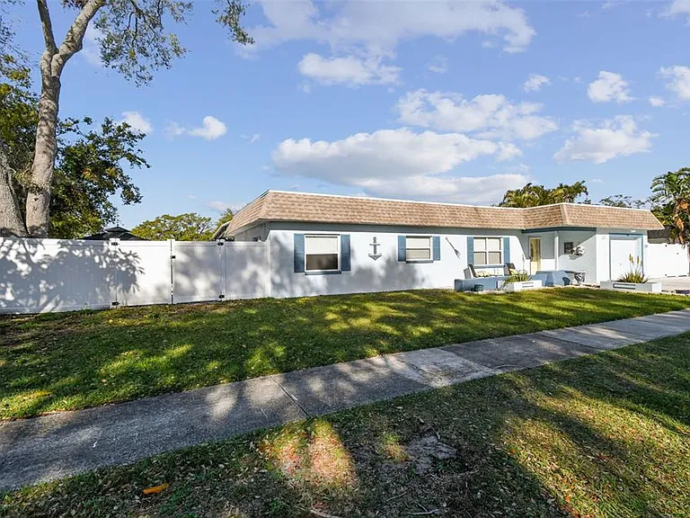 12252 Eldon Dr — Photo 12
