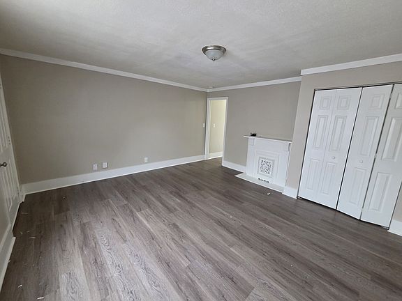 5th image of 2402 Rowan St