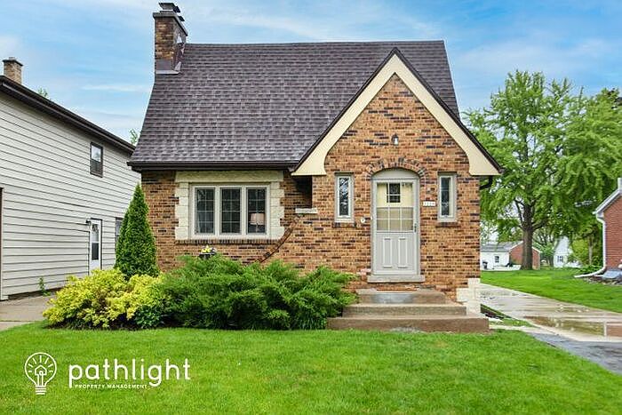 1st image of 2228 N 115th St