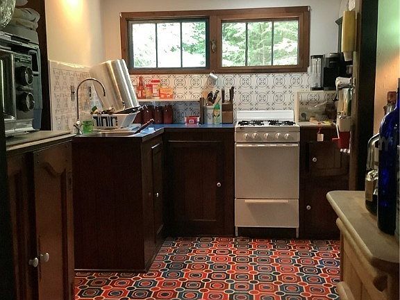 5th image of 11263 Blanchard Rd
