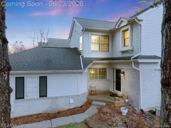 7632 Danbury Cir, West Bloomfield, MI 48322