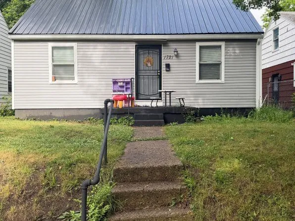 1721 Obrien St, South Bend, IN 46628