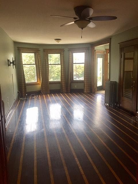 Living room (Empty)