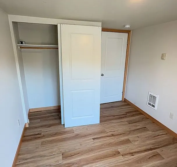1124 N Forest St — Photo 17