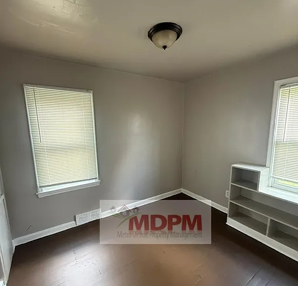 11366 Ward Ave — Photo 2