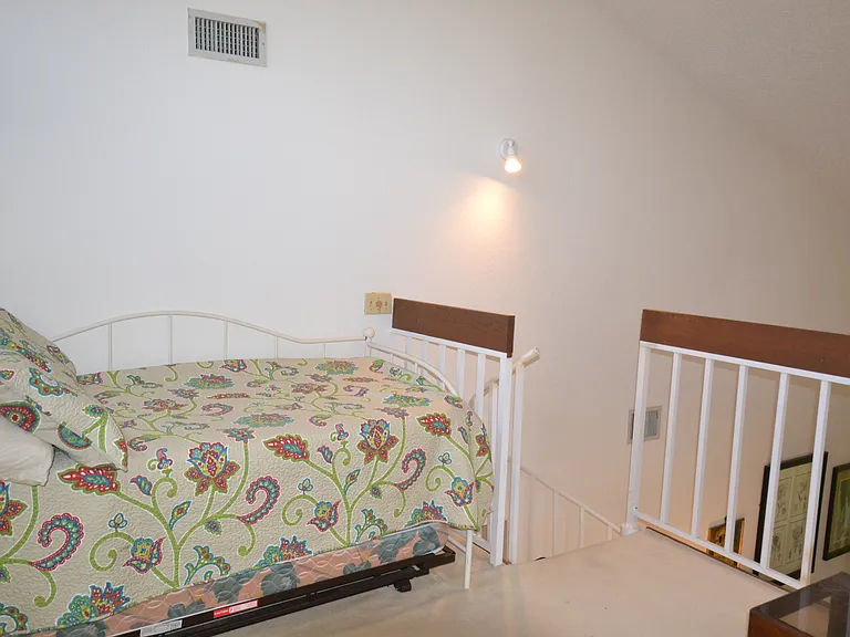112 Lindsay Ln — Photo 26