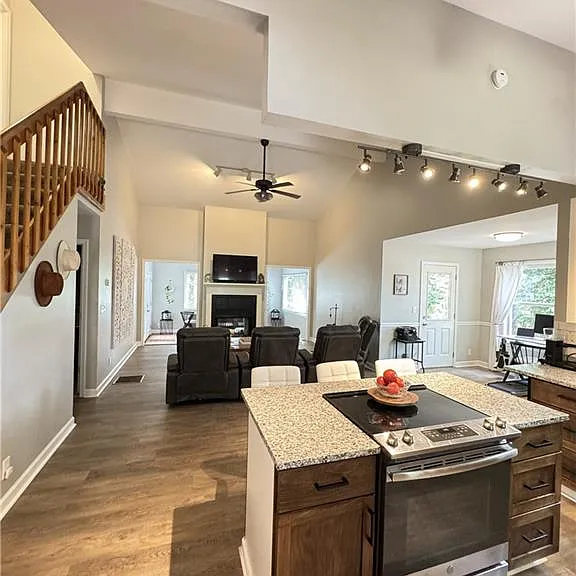 3492 Point View Cir — Photo 14