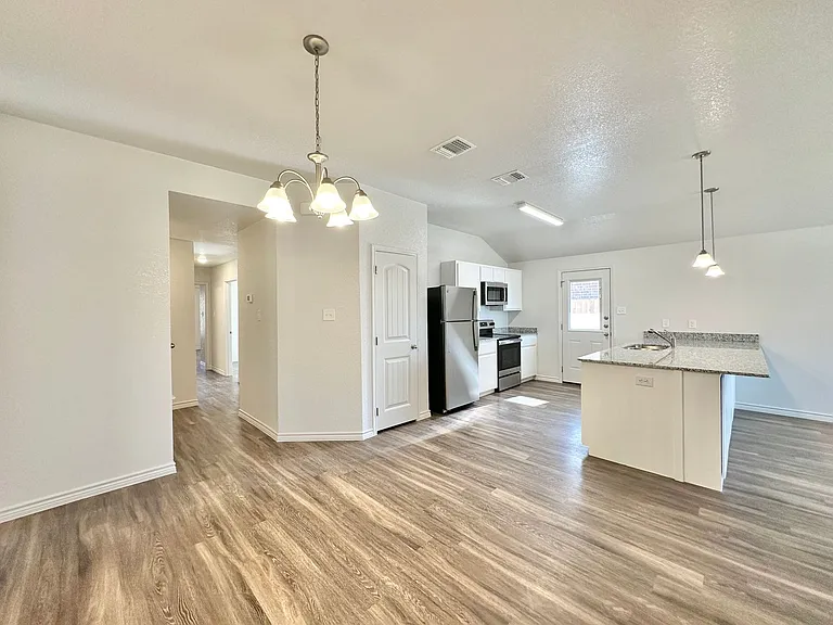 213 Dolphin Dr — Photo 11