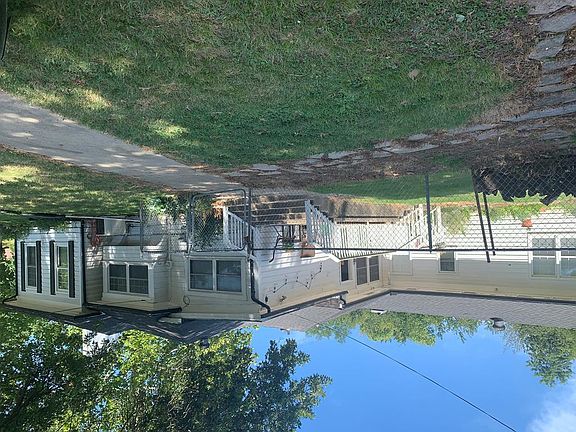 3rd image of 401 W Quincy St