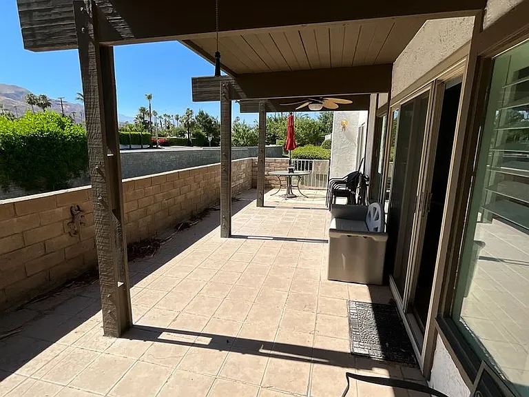1702 Capri Cir — Photo 27