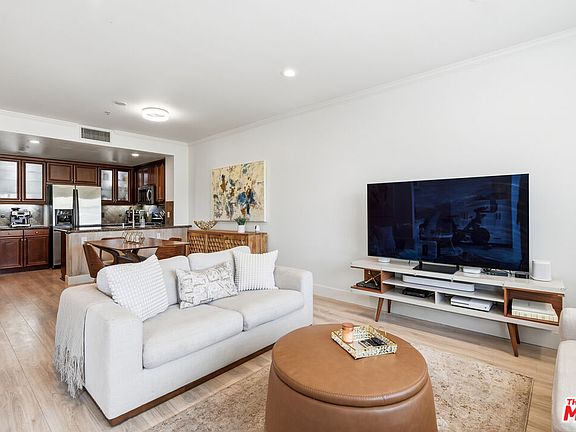 2nd image of 6020 Seabluff Dr Unit 411