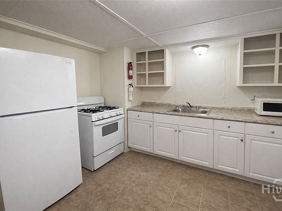 3rd image of 5013B Ogeechee Rd #10