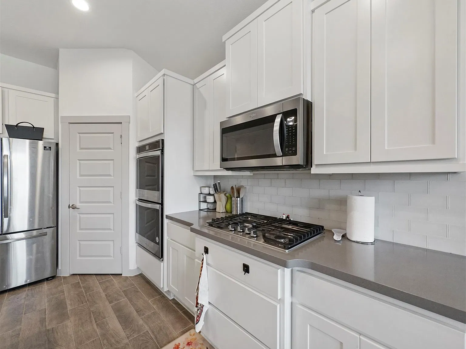 4 bed, 2.0 bath, 1804 sqft, $2,400 — Photo 4