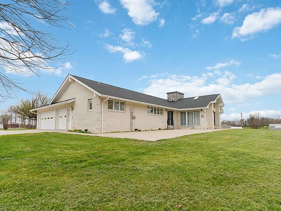 2nd image of 2056 W Laurel Rd