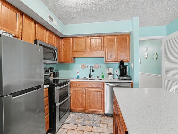4th image of 340 N Waccamaw Dr. #201
