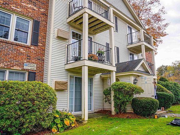 2nd image of 4 Northbrook Drive #405