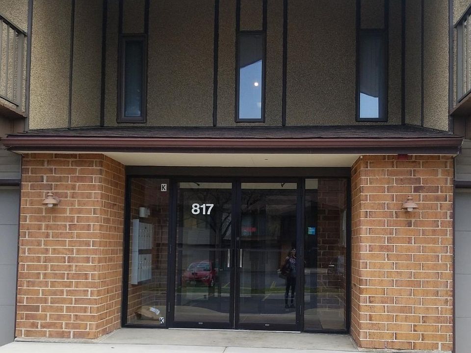 1st image of 817 Oakton St APT 201