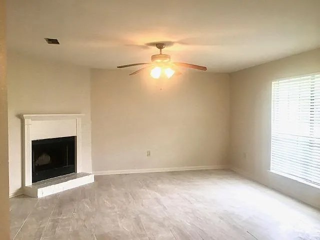 3 bed, 1300 sqft, $1,600 — Photo 3