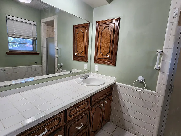 329 S Morrison Dr — Photo 8