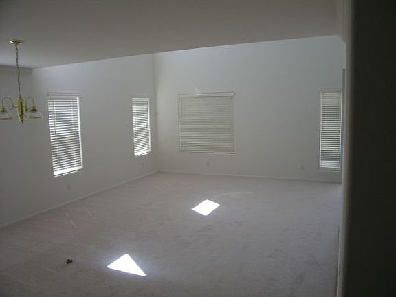 2nd image of 3644 N Laverne Ave