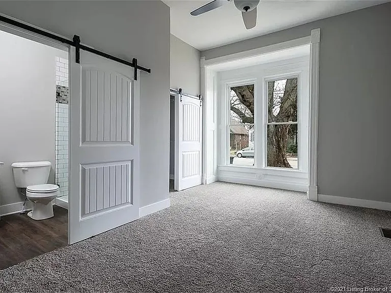 532 E Chestnut St — Photo 9