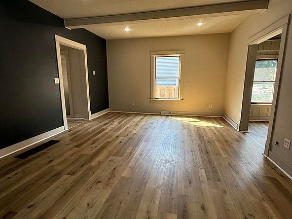 2nd image of 118 Dewey St